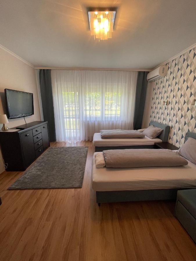 Thermal Next I Weninger Apartman Kiskunhalas Eksteriør bilde