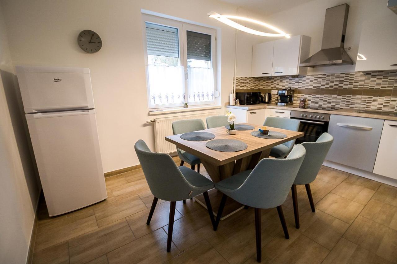 Thermal Next I Weninger Apartman Kiskunhalas Eksteriør bilde