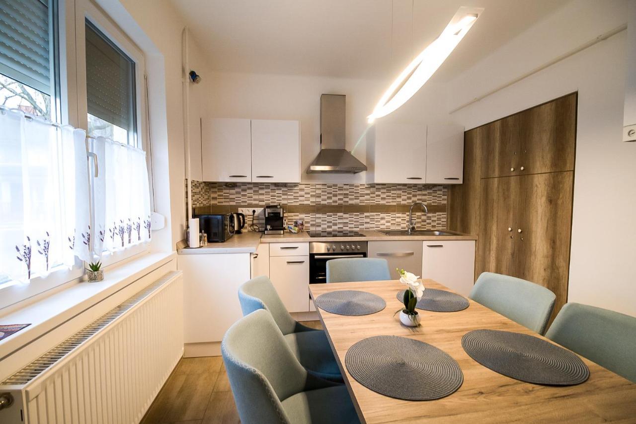Thermal Next I Weninger Apartman Kiskunhalas Eksteriør bilde